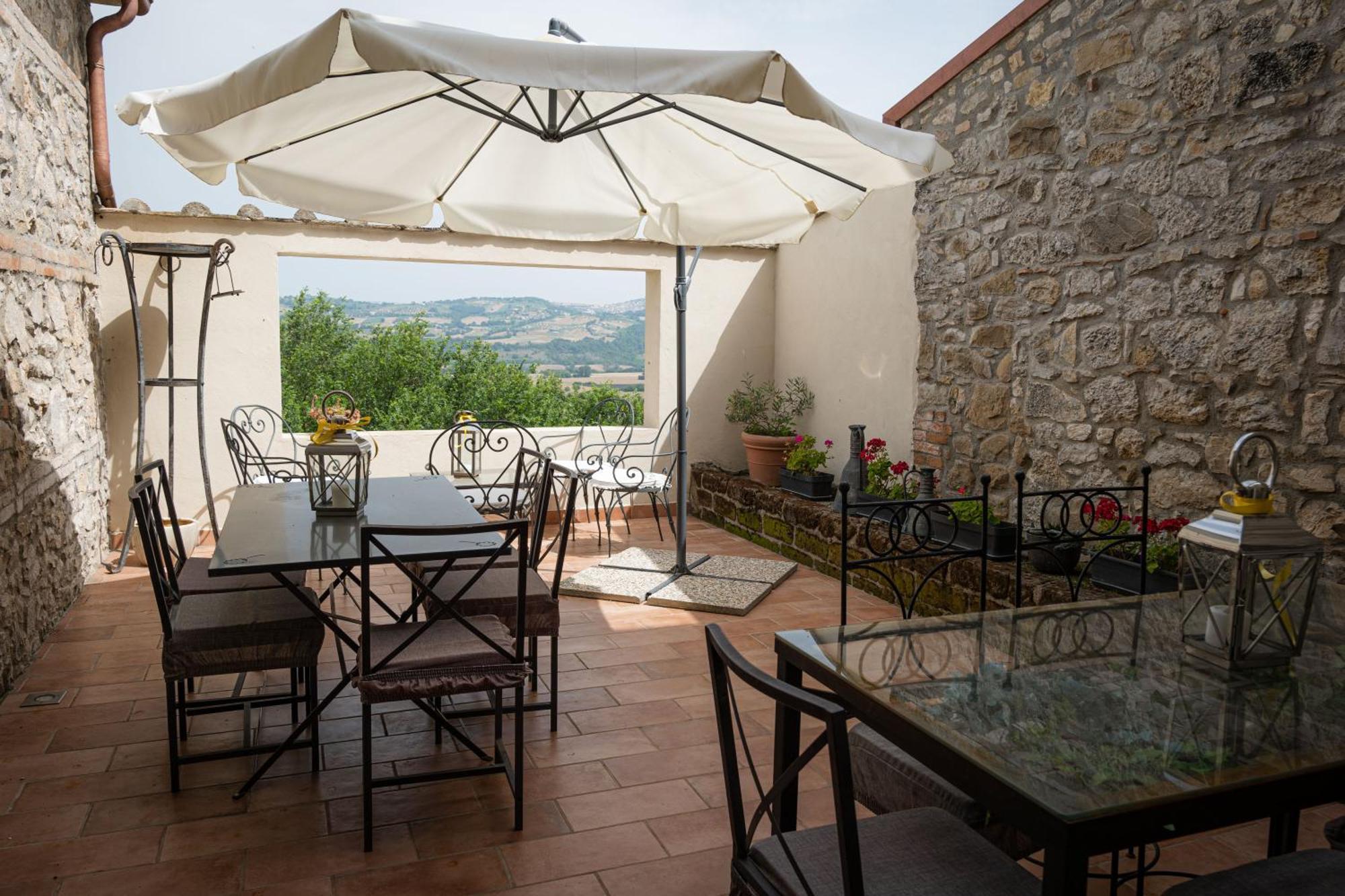 Country Relais La Torretta Baronale Guest House San Giorgio del Sannio Exterior photo